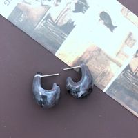 Pendientes Pequeños De Resina Con Forma De Caracol sku image 2