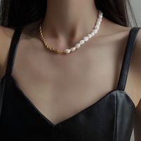 Retro Baroque Pearl Metal Necklace main image 5