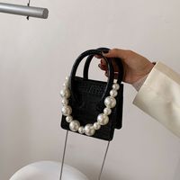 Fashion Pearl Chain Stone Pattern Bag main image 1