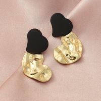 Fashion Retro Irregular Metal Heart Earrings main image 4