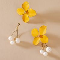 Simple Flower Pearl Earrings sku image 3