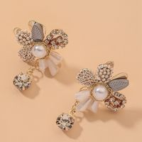 Diamond-studded Pearl Crystal Flower Earrings sku image 2