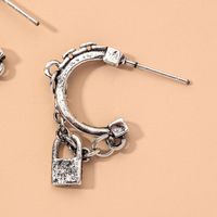 Exquisite Fashionable Lock Asymmetric Earrings main image 4