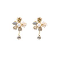Diamond-studded Pearl Crystal Flower Earrings main image 6