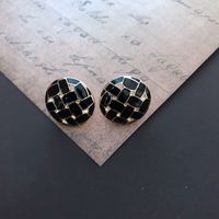 Black And White Woven Round Small Earrings sku image 1