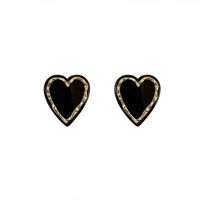 Boucles D'oreilles En Acrylique En Forme De Coeur Noir Et Blanc main image 6