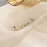 New Diamond V-letter Earrings main image 6