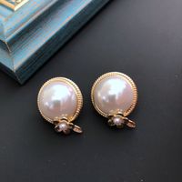 White Pearl Retro Flower Earrings sku image 2