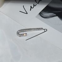 Diamond-encrusted Paper Clip Fixed Clothes Brooch Buckle Corsage Accessories sku image 1