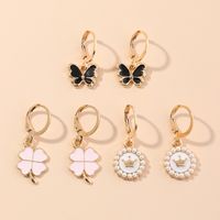 Lindo Conjunto De Aretes De Mariposas Con Perlas De Aceite sku image 1