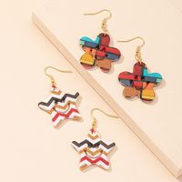 Fashion Smiley Star Shape Earrings main image 3