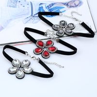 Korea Leather Flower Diamond-studded Necklace main image 3