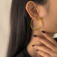 Simple Twisted Geometric Earrings main image 5