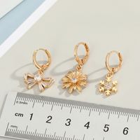 Korean Diamond-studded Zircon Flower Earring main image 3