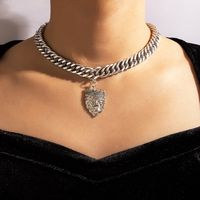 Retro Exaggerated Diamond Pendant Necklace main image 3