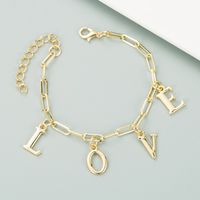 Bracelet Multicouche Lettre Dorée Love main image 3