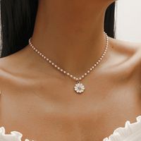 Collier De Perles Petites Fleurs Coréennes main image 2