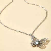 Simple Butterfly Single Layer Necklace main image 4