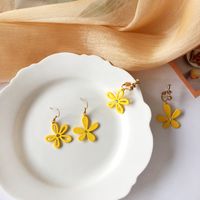Fashion Yellow Flower Earrings main image 3