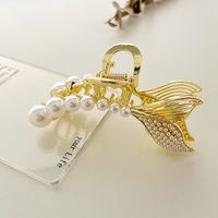 Simple Pearl Fishtail Catch Clip main image 3