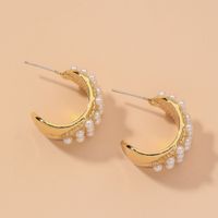 Retro C-shaped Pearl Earrings main image 1