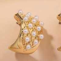 Retro C-shaped Pearl Earrings main image 5