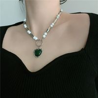Collier De Perles En Forme De Coeur Vert À La Mode En Gros main image 4