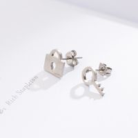 Simple Lock Key Asymmetrical Alloy Earrings main image 4