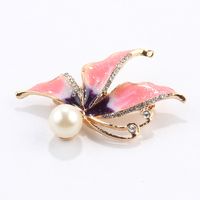 Retro Butterfly Rhinestone Dripping Pearl Brooch main image 2