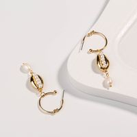 Fashion Shell Pearl Gold C-shaped Earrings main image 4