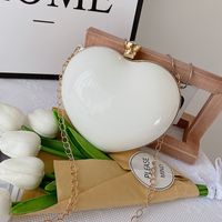 Acrylic Transparent Heart-shape Chain Shoulder Messenger Bag Wholesale main image 5