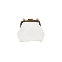 Fashion Rhombic Pearl Chain Messenger Bag main image 3