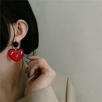 Retro Red Heart Stud Earrings main image 4