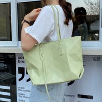 Fashion Solid Color Large-capacity Soft Leather Shoulder Bag Wholesale sku image 3