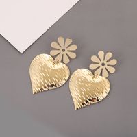 Retro Alloy Flower Love Heart Shape Earrings main image 3
