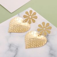 Retro Alloy Flower Love Heart Shape Earrings main image 5