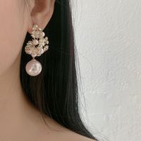 Retro Shell Flower Half Circle Pearl Earrings main image 2
