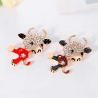 Fashion Zodiac Bull Alloy Oil Rhinestone Brooch main image 4