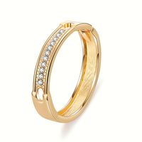 Mode Glänzende Hohle Diamant Federlegierung Offenes Armband Großhandel main image 3