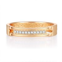 Mode Glänzende Hohle Diamant Federlegierung Offenes Armband Großhandel sku image 1