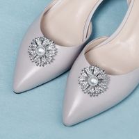 Boucle De Chaussure De Perle De Strass D&#39;alliage Amovible Ronde D&#39;accessoires De Mariée De Mode main image 2