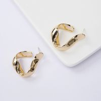 S925 Silver Needle Simple Irregular C-shaped Twisted Earrings main image 3