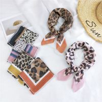 Venta Al Por Mayor De La Bufanda De Seda Cuadrada Pequeña Del Lino Del Algodón Del Estampado De Leopardo De La Moda main image 1