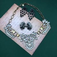 Retro Gold White Rhinestone Flower Earrings Necklace Set main image 1