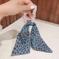 Fashion Leopard Print Pearl Hair Scrunchies sku image 2