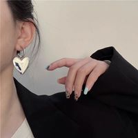 Fashion Metal Peach Heart-shaped Earrings main image 3