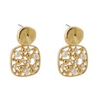 Boucles D&#39;oreilles Ananas De Style Court Creux Perle Carrée De Mode main image 6