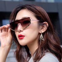 New Fashion Simple Style One-piece Frame Sunglasses main image 6