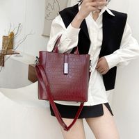 Fashion Embossing Large-capacity Shoulder Messenger Bag Wholesale main image 3