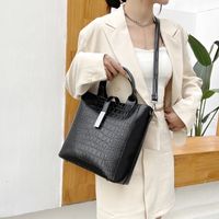 Fashion Embossing Large-capacity Shoulder Messenger Bag Wholesale main image 4